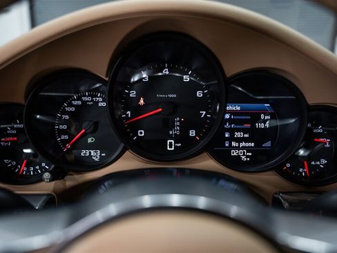 Used 2017 Porsche 911 Carrera RWD image 17