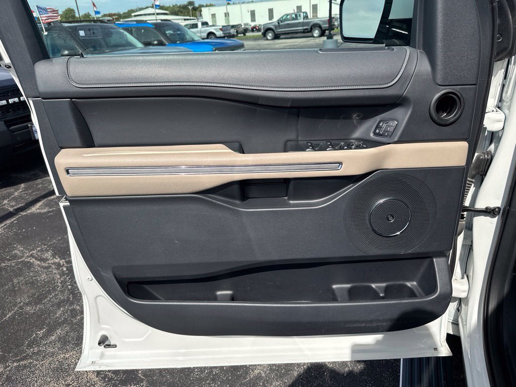 Certified 2023 Ford Expedition Limited AWD/4WD image 15