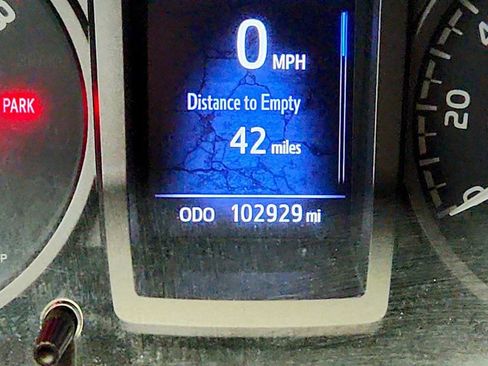 Used 2016 Toyota Tacoma TRD Sport w/ Towing Package image 15