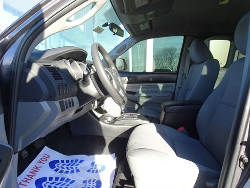 Used 2015 Toyota Tacoma image 9