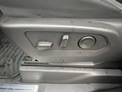Used 2024 GMC Sierra 1500 SLE RWD image 10
