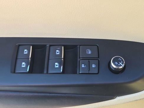 Used 2018 Toyota Highlander Limited image 26