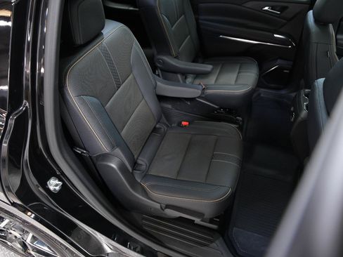 Used 2026 Chevrolet Traverse High Country w/ LPO, Floor Liner Package AWD/4WD image 18