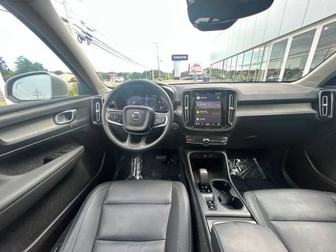 Used 2025 Volvo XC40 B5 Core AWD/4WD image 19