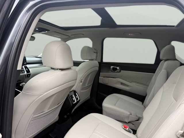 Used 2022 Kia Sorento SX AWD/4WD image 9