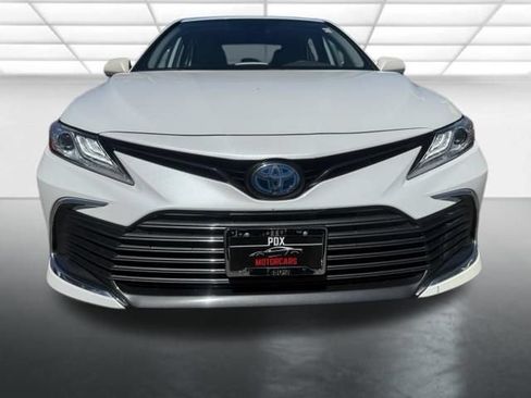 Used 2022 Toyota Camry XLE FWD image 6