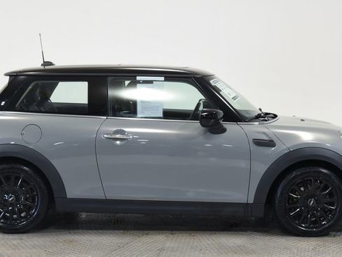 Used 2022 MINI Cooper 2-Door Hardtop w/ Premium Package FWD image 14