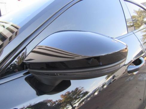 Used 2023 Audi e-tron GT Premium Plus image 18