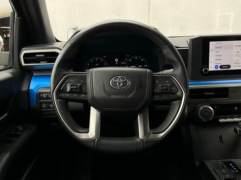 Used 2025 Toyota Tacoma TRD Off-Road image 32