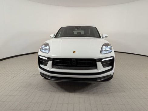 Certified 2025 Porsche Macan Turbo AWD/4WD image 5