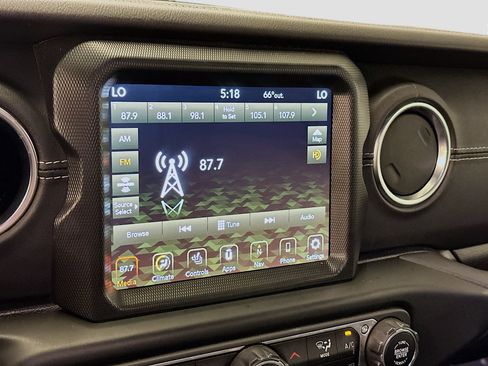Used 2023 Jeep Wrangler Unlimited Sahara w/ Cold Weather Group AWD/4WD image 21