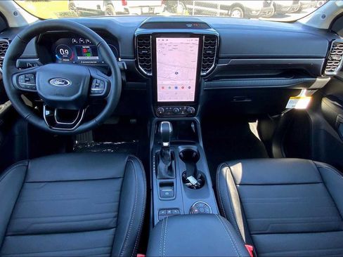 Used 2025 Ford Ranger Lariat w/ FX4 Off-Road Package image 5