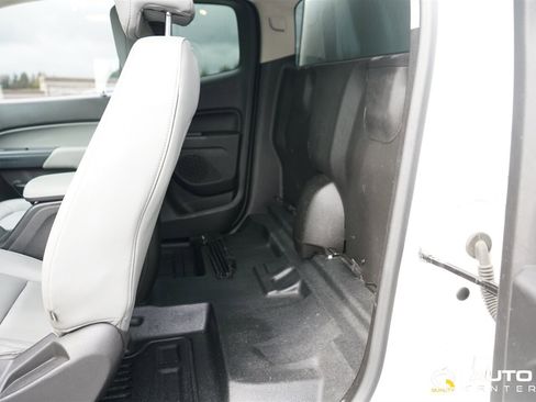 Used 2018 Chevrolet Colorado W/T image 21