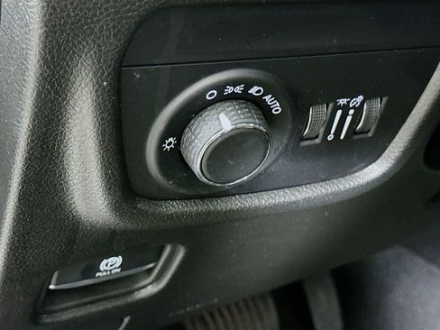 Used 2023 Jeep Grand Cherokee Altitude image 19