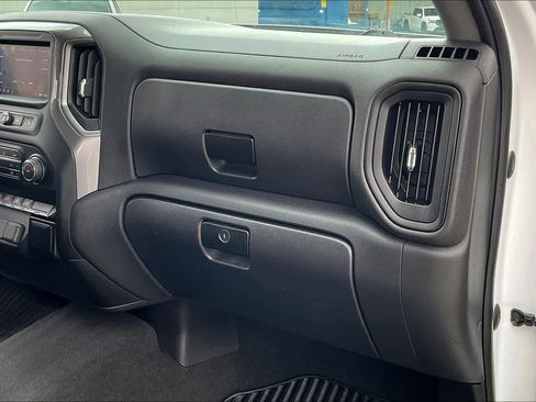 Used 2020 Chevrolet Silverado 1500 Custom w/ Custom Value Package image 12