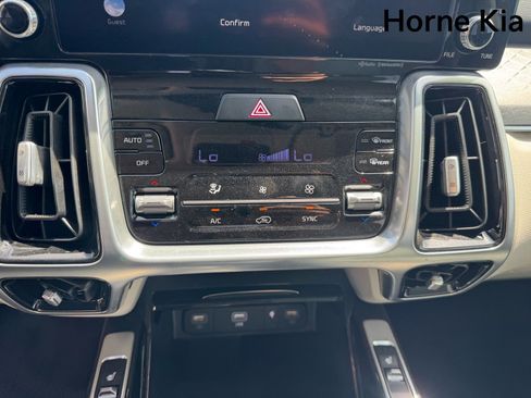 Certified 2023 Kia Sorento SX AWD/4WD image 24