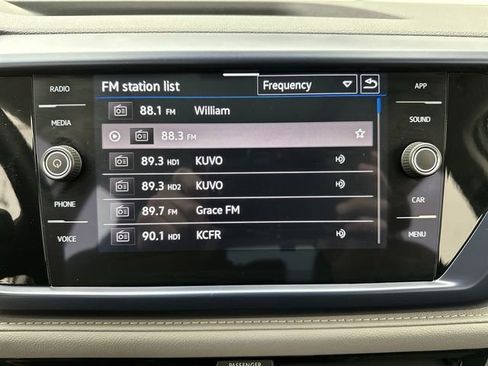 Used 2023 Volkswagen Taos SE w/ Panoramic Sunroof Package AWD/4WD image 16