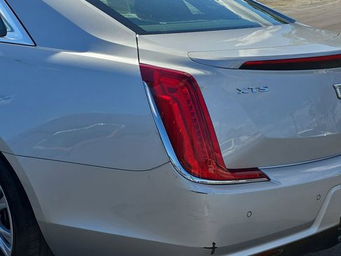 Used 2019 Cadillac XTS Luxury image 35
