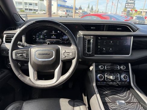 Used 2024 GMC Yukon Denali w/ Denali Reserve Package AWD/4WD image 34