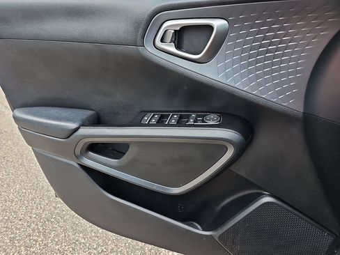 Used 2021 Kia Soul S FWD image 24