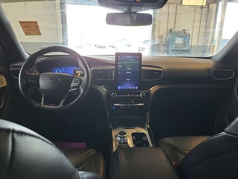 Used 2022 Ford Explorer ST w/ Equipment Group 401A image 7