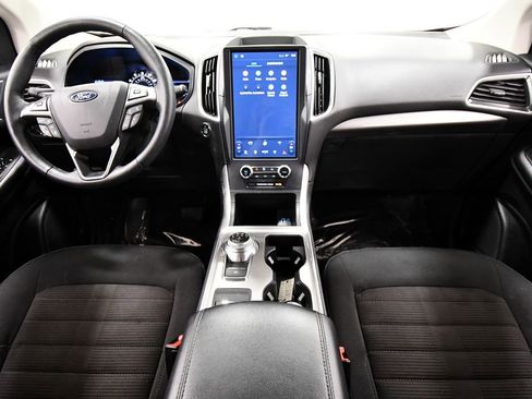 Used 2024 Ford Edge SEL w/ Convenience Package image 3