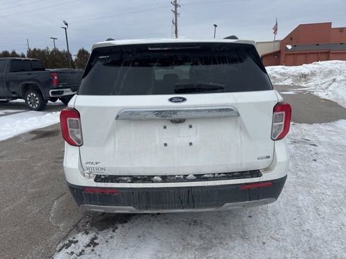 Used 2020 Ford Explorer XLT w/ Equipment Group 202A image 10