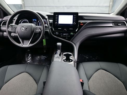 Used 2023 Toyota Camry LE image 17