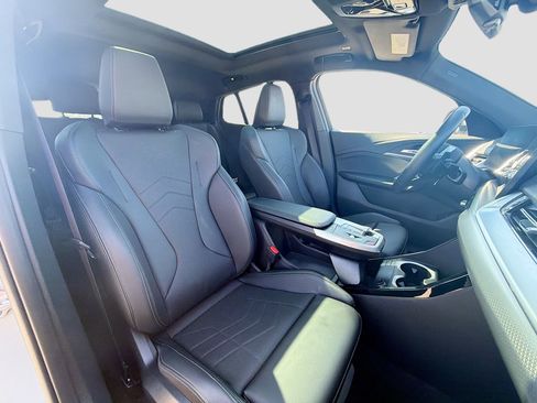 Certified 2025 BMW X2 xDrive28i image 16