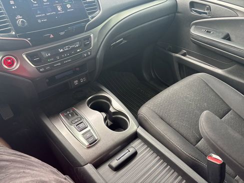 Used 2021 Honda Passport Sport image 22