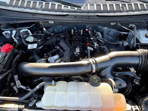 Used 2025 Ford Expedition Tremor AWD/4WD image 31