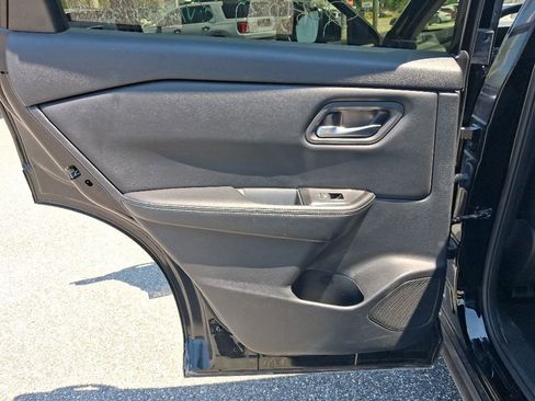 Used 2024 Nissan Rogue SV FWD image 21