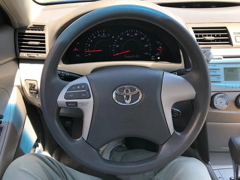 Used 2010 Toyota Camry FWD image 21