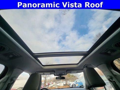 Used 2022 Ford Explorer XLT w/ Equipment Group 202A image 3