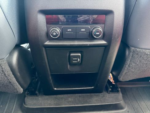 Used 2021 Chevrolet Traverse LT w/ LPO, Cargo Package AWD/4WD image 25