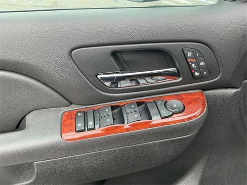 Used 2014 GMC Sierra 3500 SLT w/ SLT Convenience Package image 18