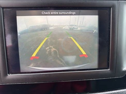 Used 2020 Chrysler Pacifica Touring-L image 13