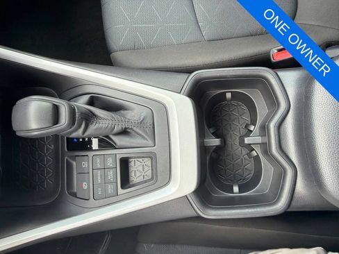 Used 2025 Toyota RAV4 XLE AWD/4WD image 18