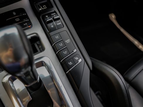 Used 2013 Porsche Cayenne Turbo AWD/4WD image 24