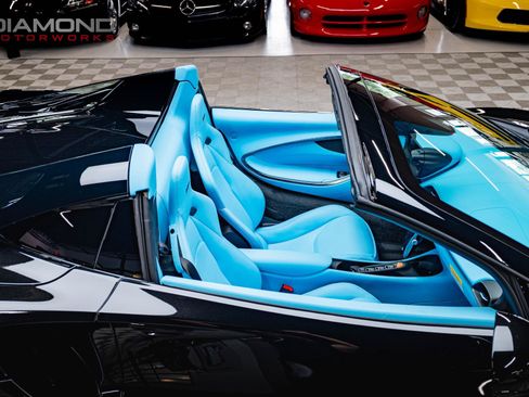 Used 2026 McLaren Artura Spider RWD image 73