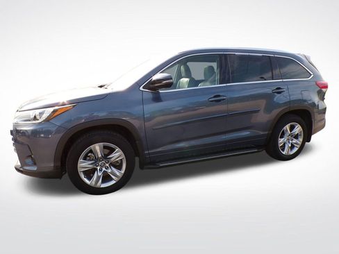 Used 2018 Toyota Highlander Limited w/ Protection Package #3 AWD/4WD image 3