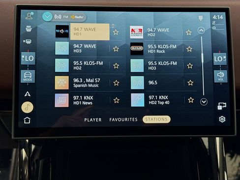 Used 2025 Land Rover Range Rover Sport Dynamic SE image 15