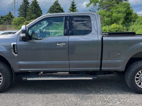 Used 2022 Ford F250 XLT w/ XLT Premium Package AWD/4WD image 4