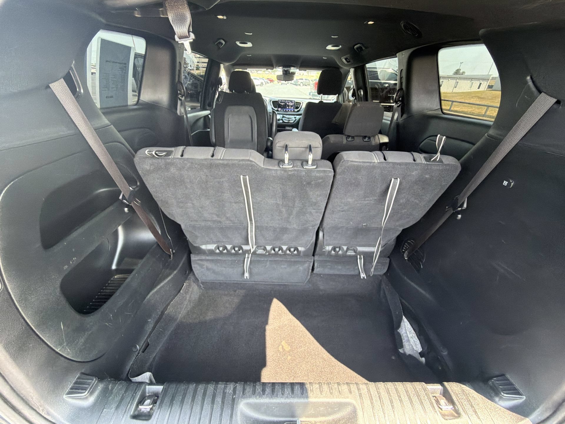 Used 2023 Chrysler Pacifica Touring FWD image 23