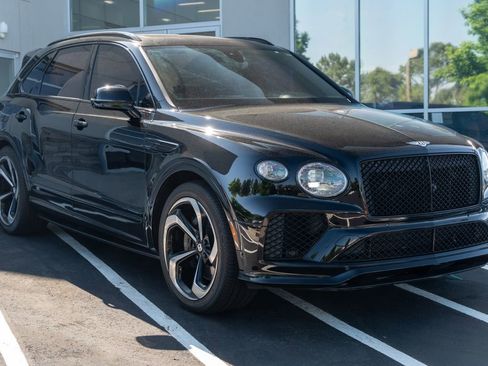Used 2022 Bentley Bentayga AWD/4WD image 8