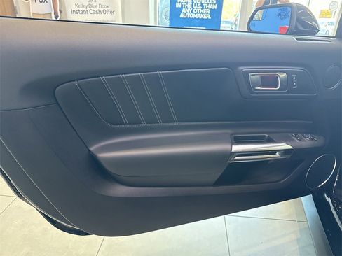 Used 2019 Ford Mustang GT Premium image 10