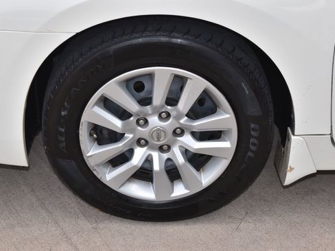Used 2015 Nissan Altima 2.5 S w/ Power Driver Seat Package FWD image 34