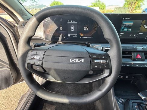 Certified 2025 Kia K4 FWD image 12