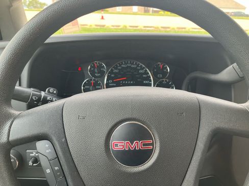 Used 2022 GMC Savana 2500 w/ Driver Convenience Package RWD image 18