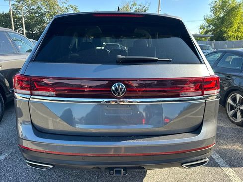 Used 2024 Volkswagen Atlas SEL AWD/4WD image 3